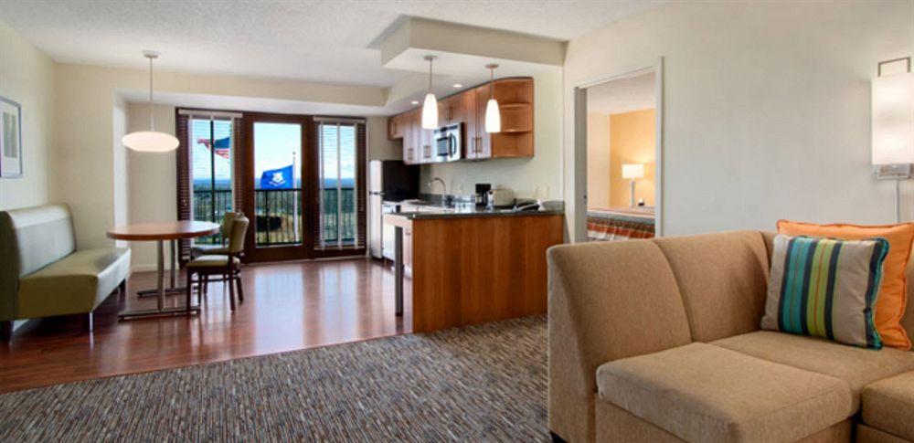 Отель Hyatt House Hartford North/Виндзор Экстерьер фото