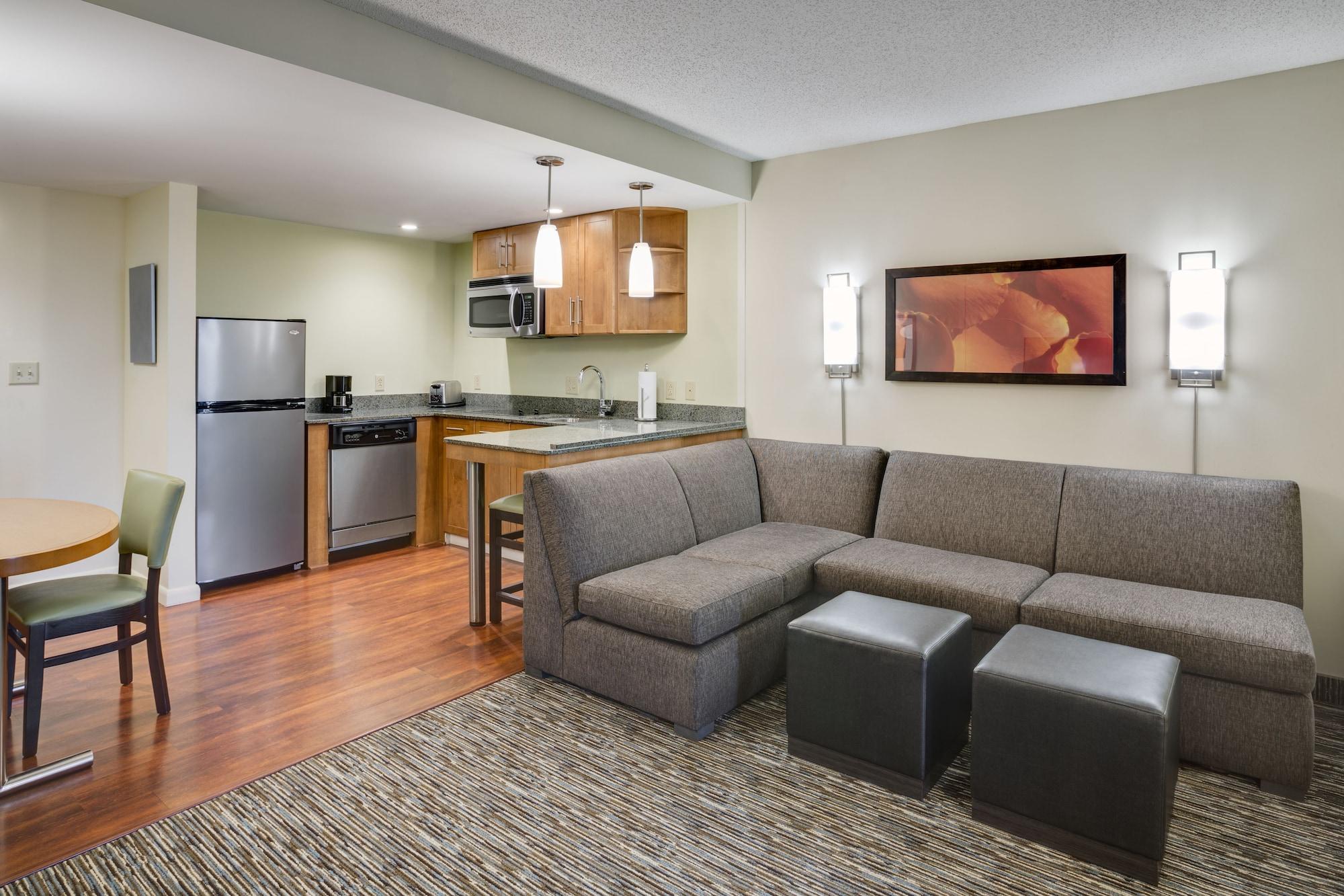 Отель Hyatt House Hartford North/Виндзор Экстерьер фото