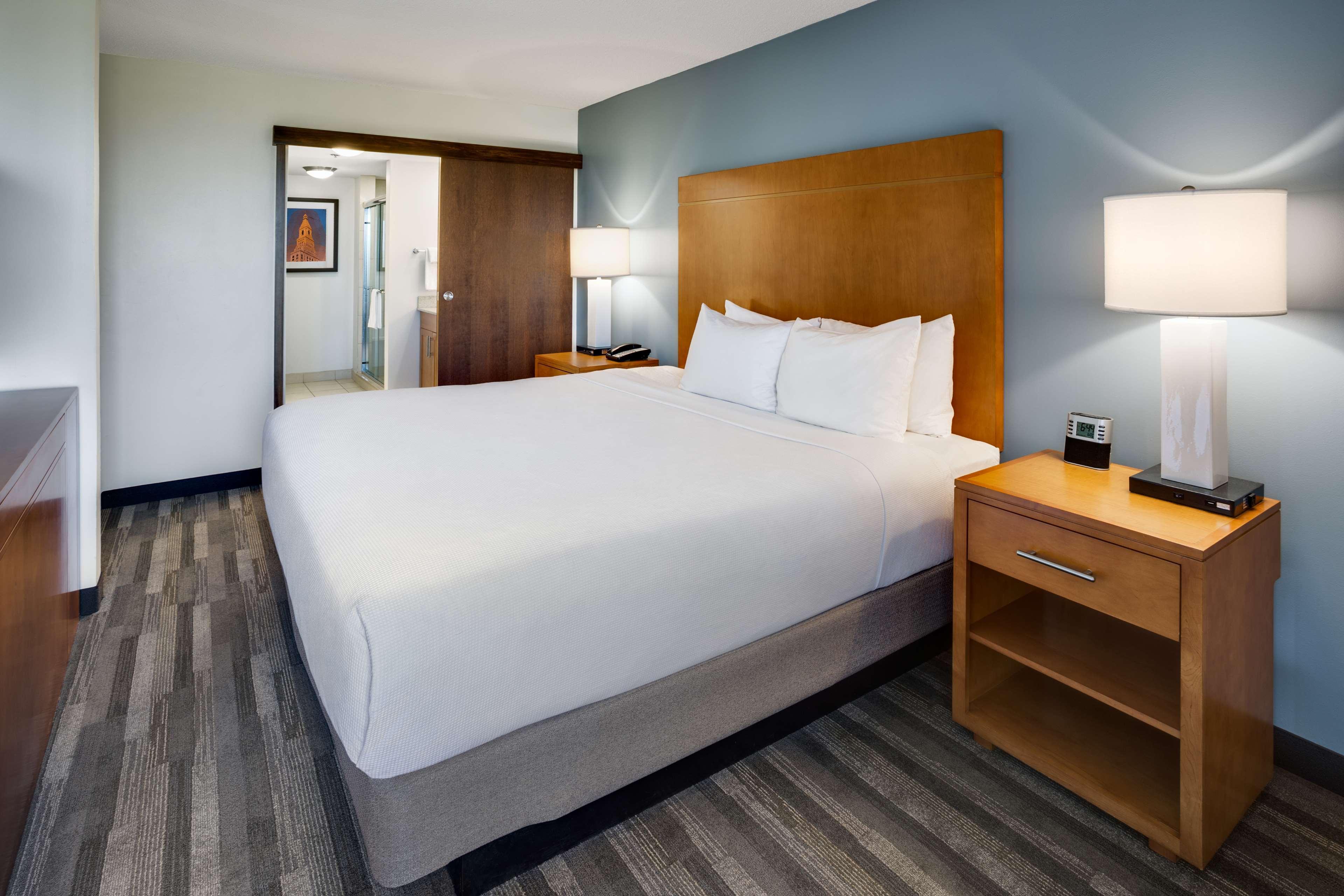 Отель Hyatt House Hartford North/Виндзор Экстерьер фото