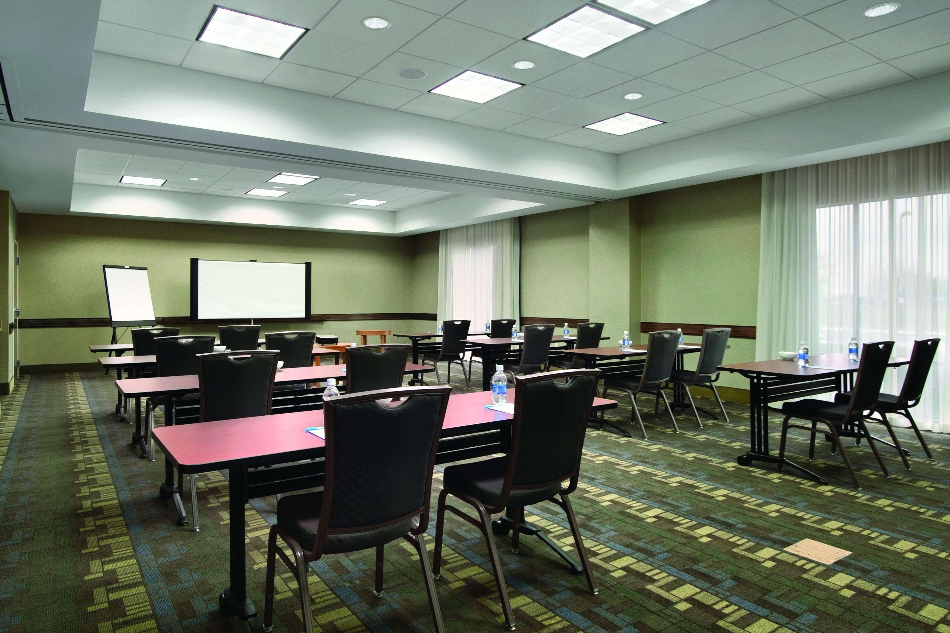 Отель Hyatt House Hartford North/Виндзор Экстерьер фото