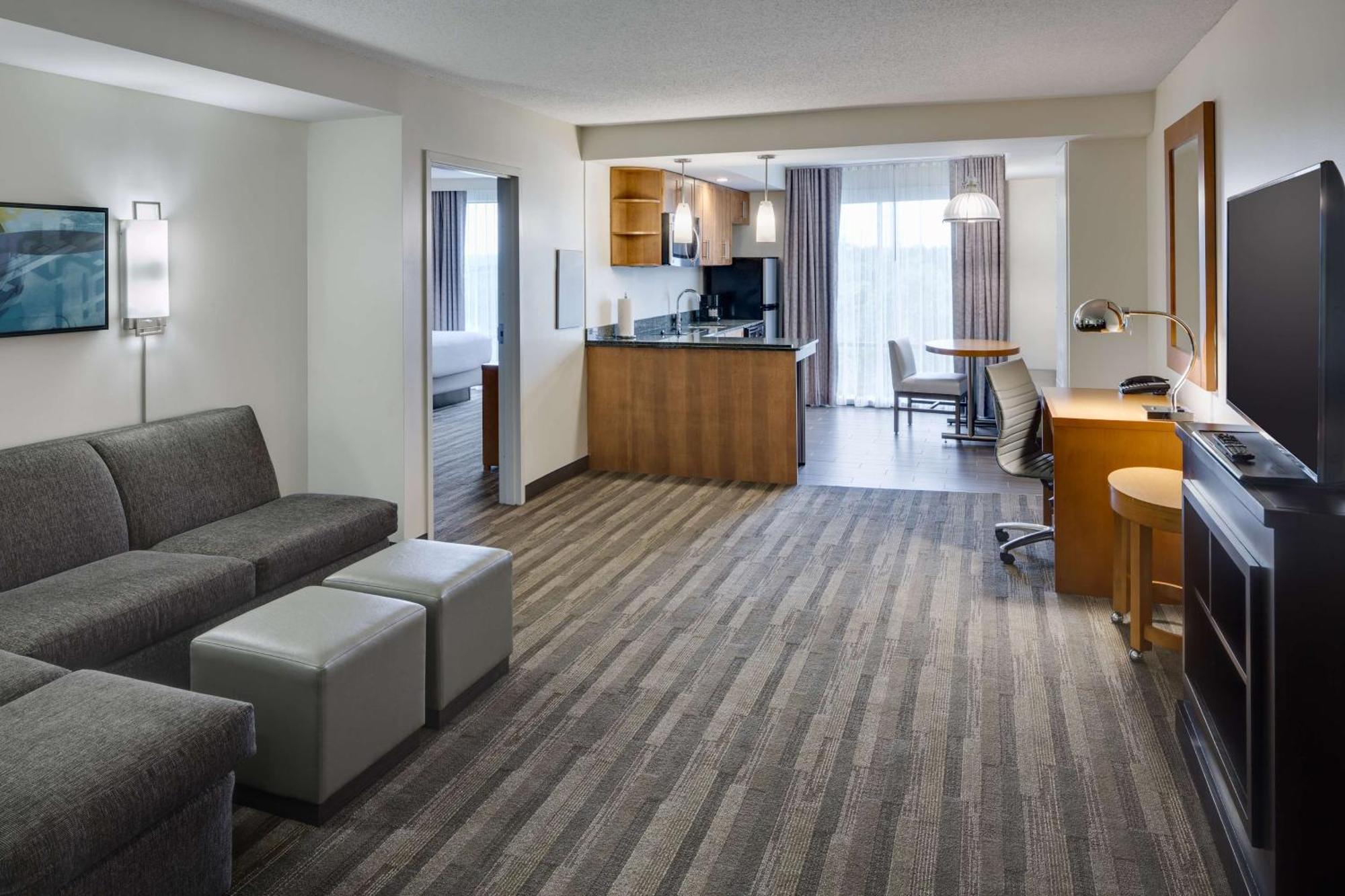 Отель Hyatt House Hartford North/Виндзор Экстерьер фото