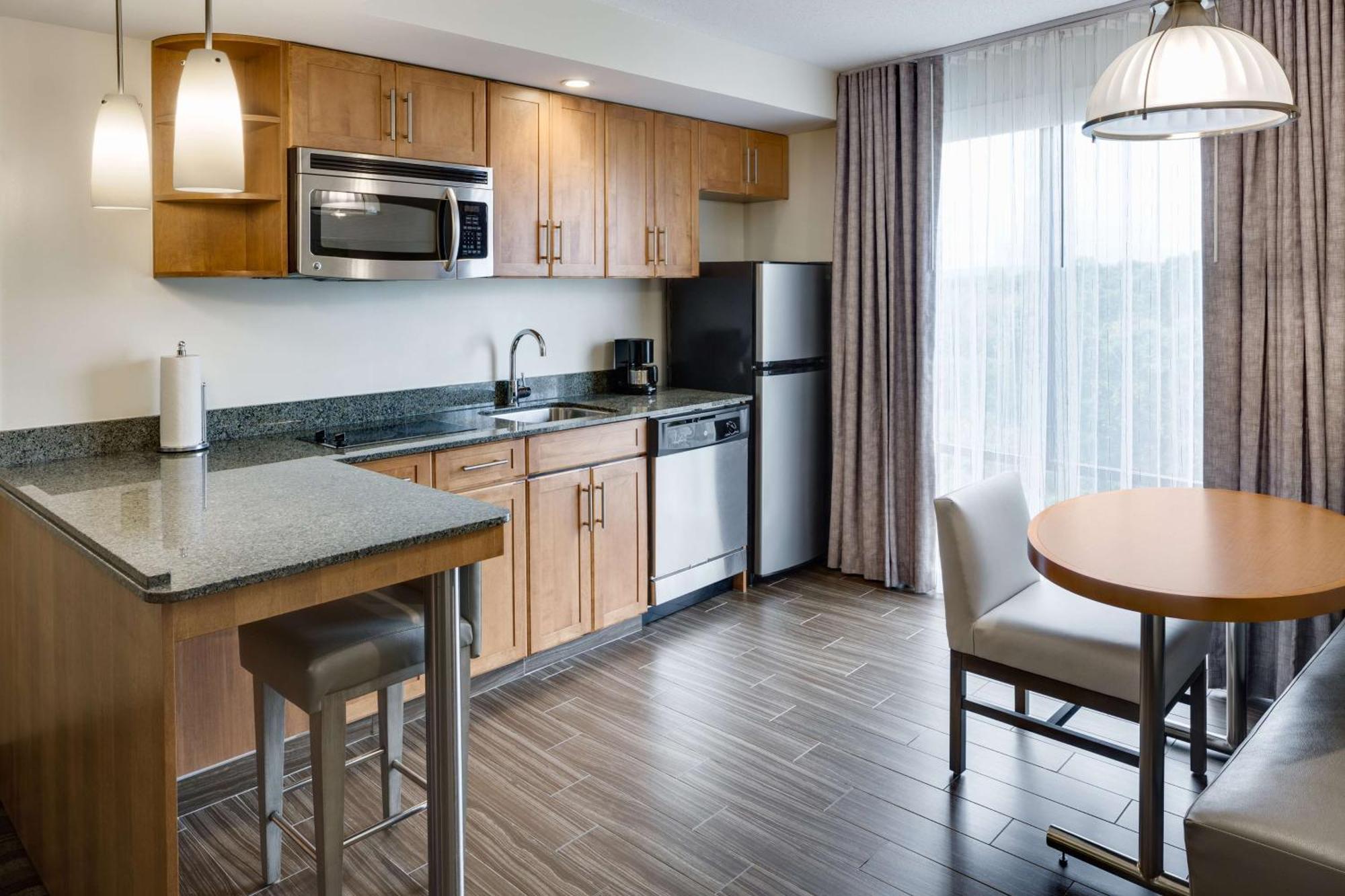 Отель Hyatt House Hartford North/Виндзор Экстерьер фото