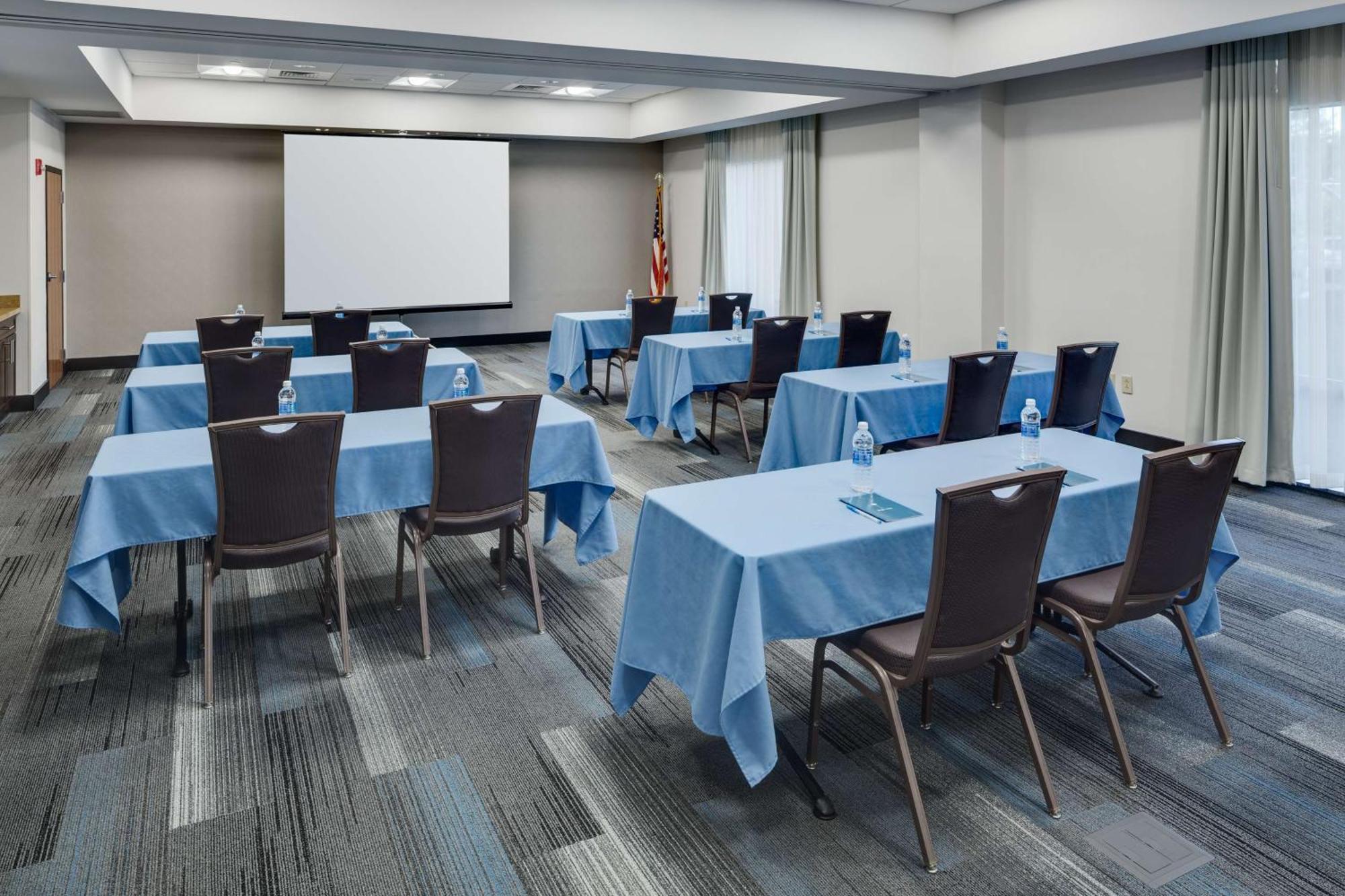 Отель Hyatt House Hartford North/Виндзор Экстерьер фото