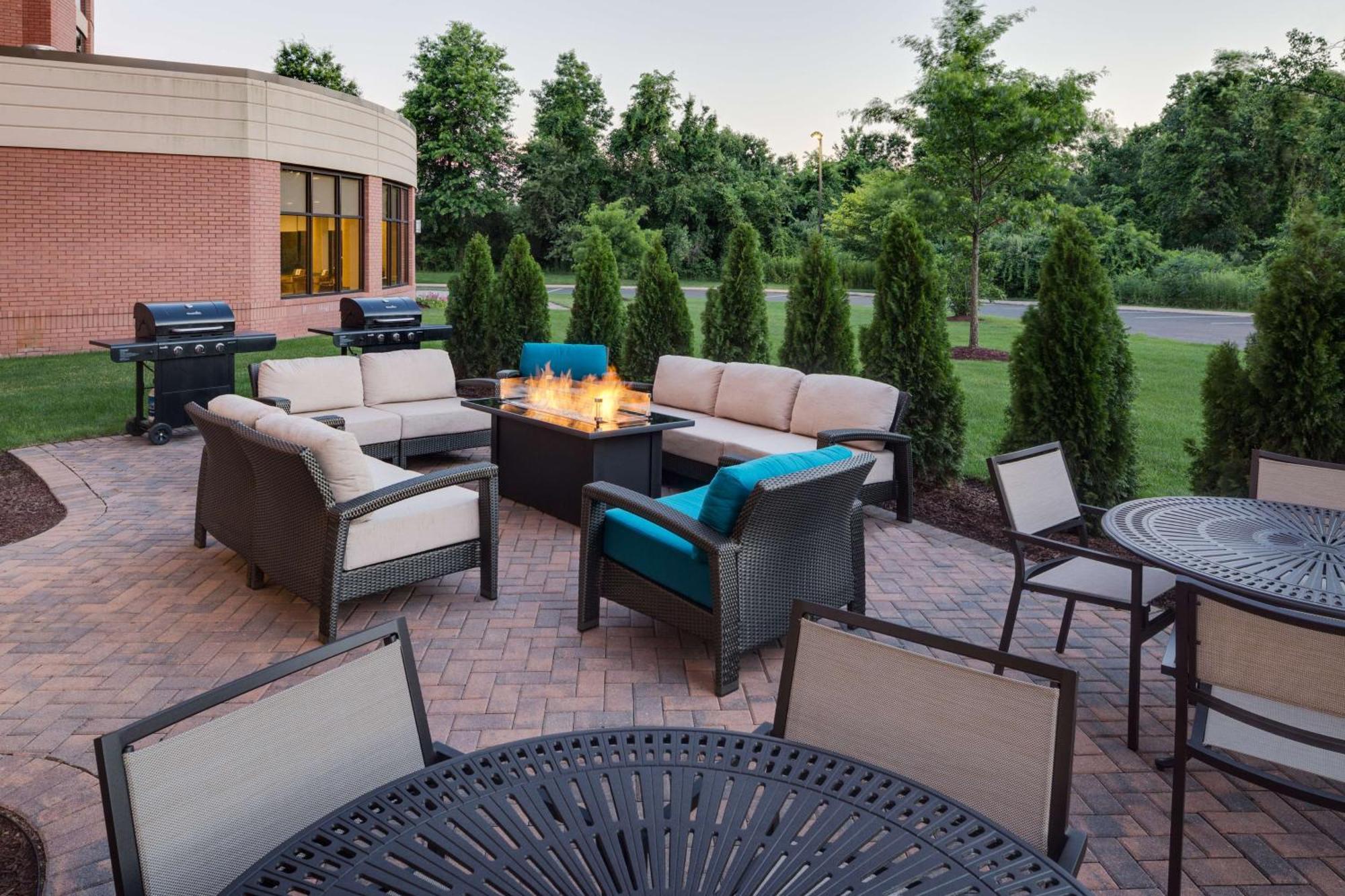 Отель Hyatt House Hartford North/Виндзор Экстерьер фото